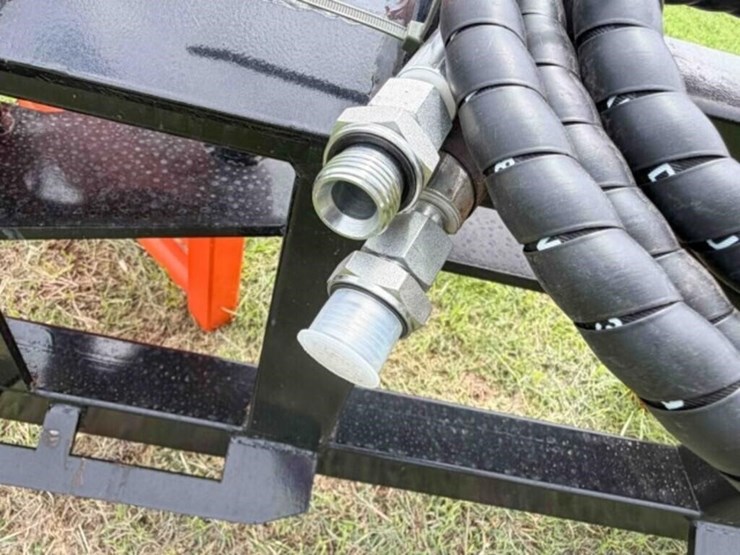 skid-steer-bale-clamp-grabber-image-6