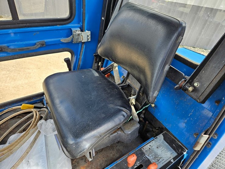new-holland-cm274-image-22