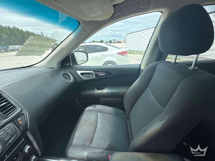 2016-nissan-pathfinder-image-16