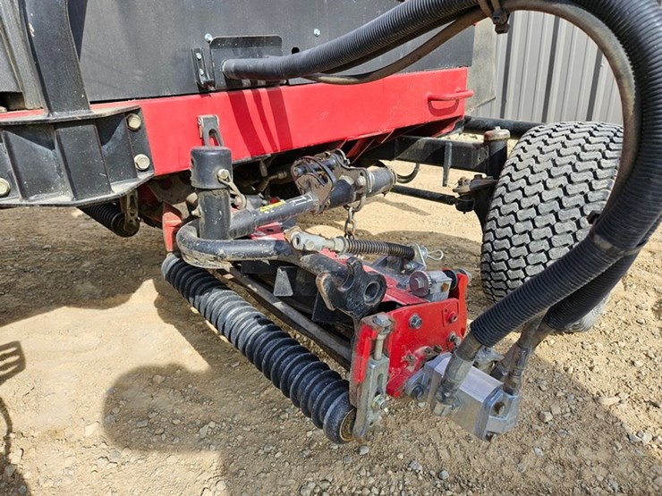 #5038-•-toro-reel-master-5210f-fairway-mower-image-13