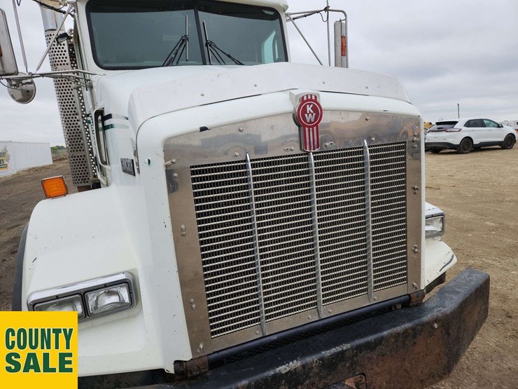 2011-kenworth-t800-image-30
