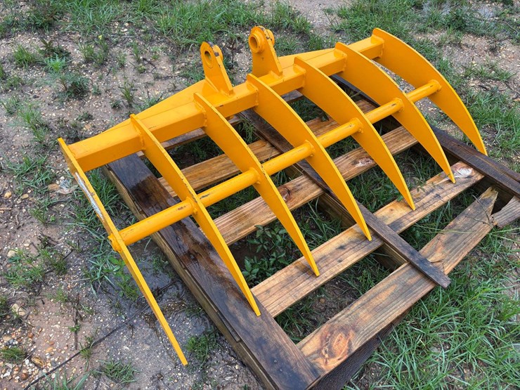 caterpillar-303-image-4