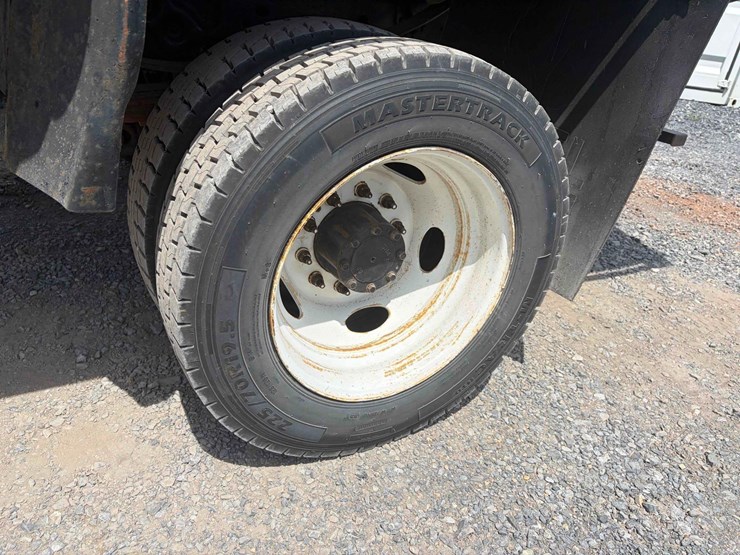 2016-ford-f550-image-9