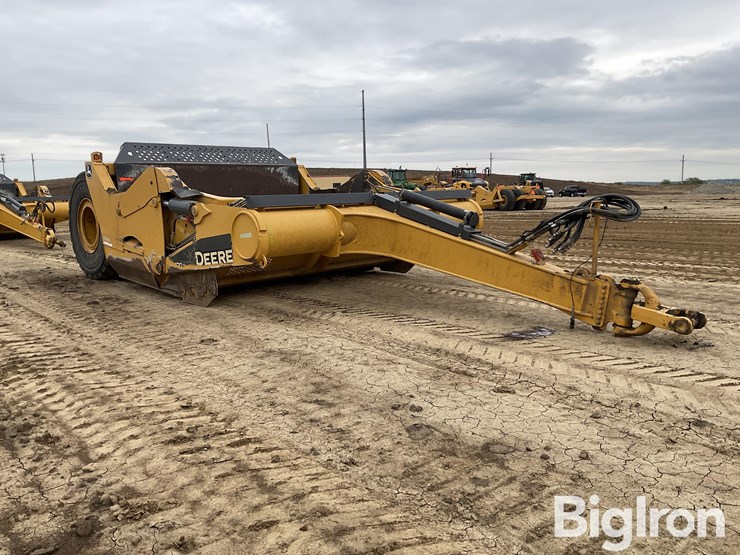 2020-deere-2412e-image-3