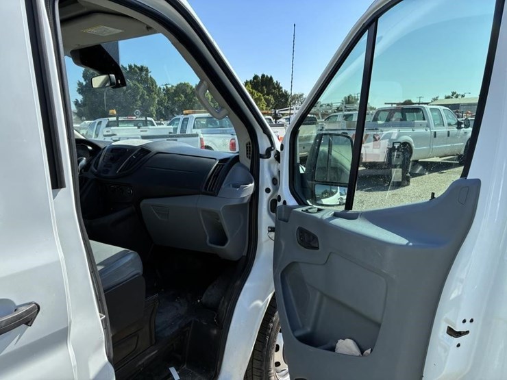 2017-ford-transit-image-10