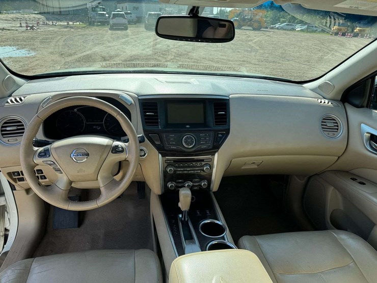 2014-nissan-pathfinder-sl-image-12
