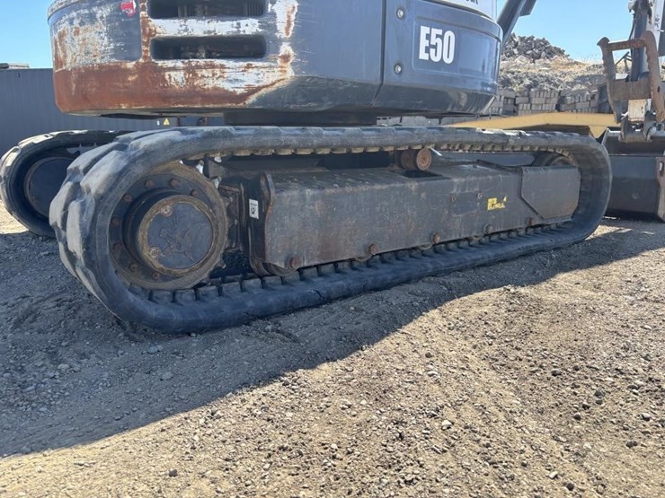 2017-bobcat-e50-image-24