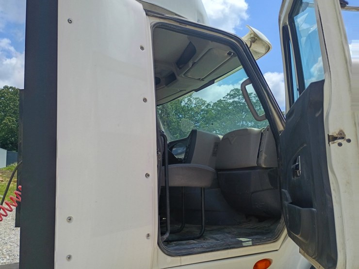 2016-international-prostar-image-45