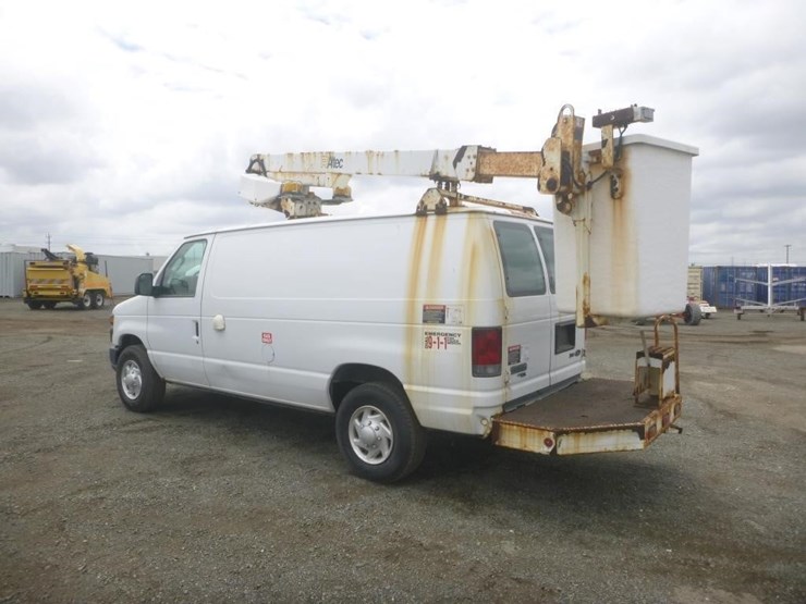 2011-ford-e350-image-4