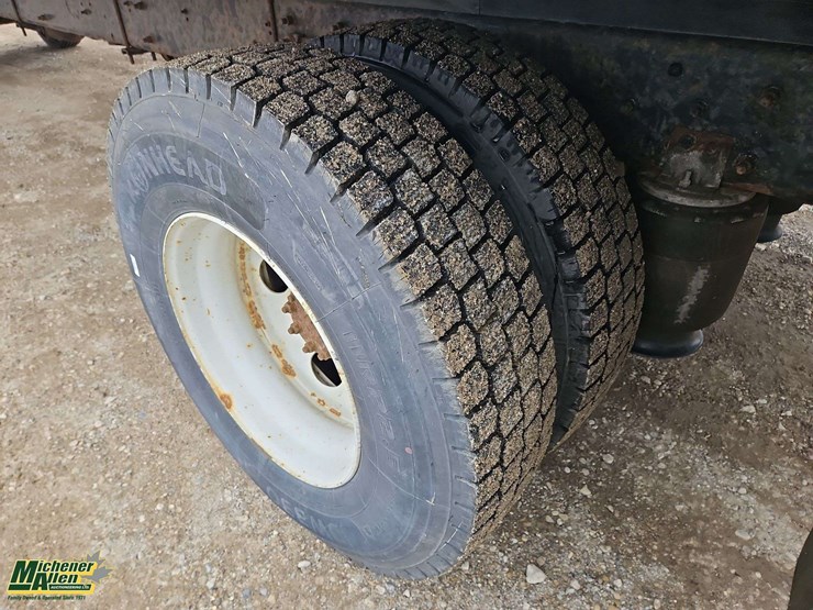 2011-international-durastar-4300-image-11