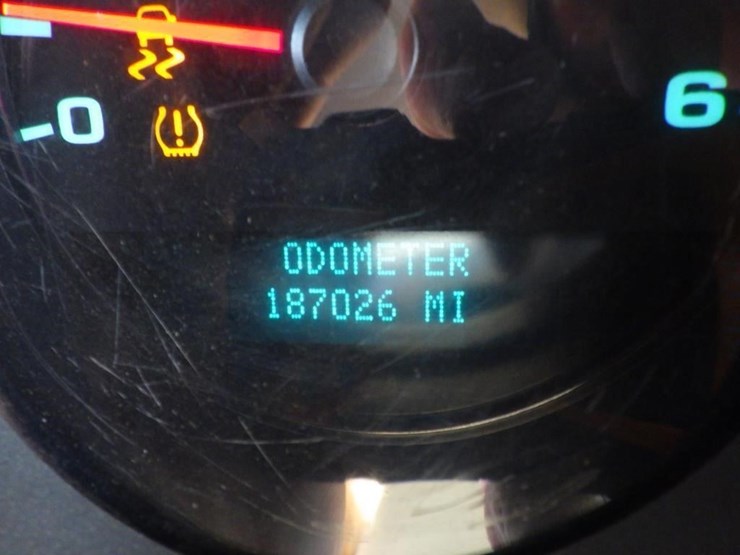 2013-chevrolet-2500hd-image-11