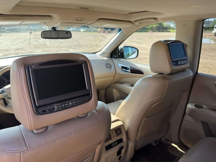 2014-nissan-pathfinder-sl-image-18
