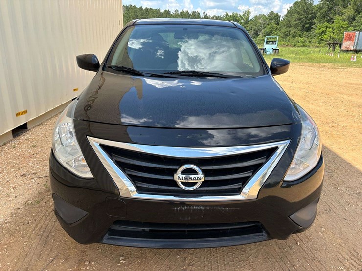 2019-nissan-versa-sedan-s-plus-(121,518-miles)-image-5