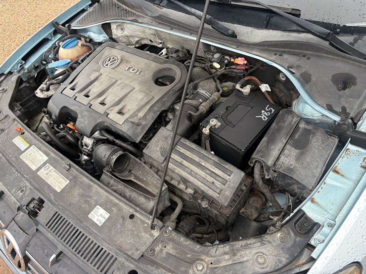 2012-volkswagen-passat-se-diesel-4-door-sedan-(172,508-miles)-image-24