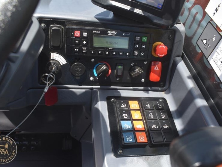 2024-bobcat-tl619-image-31