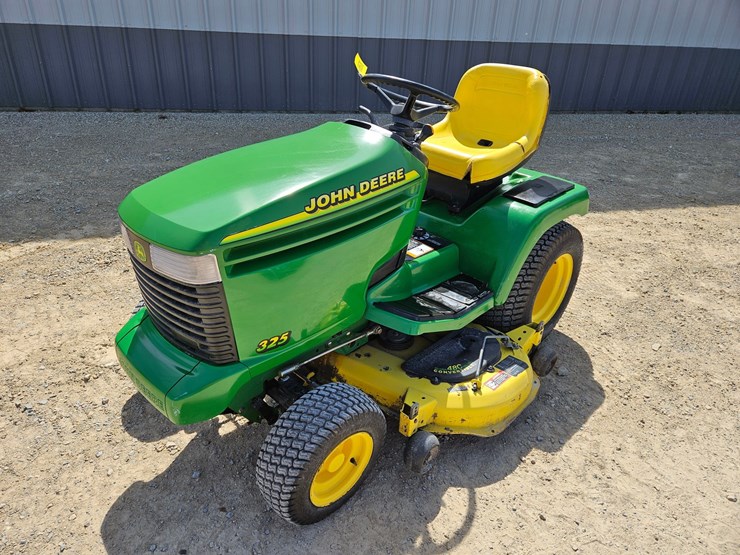 john-deere-325-image-1
