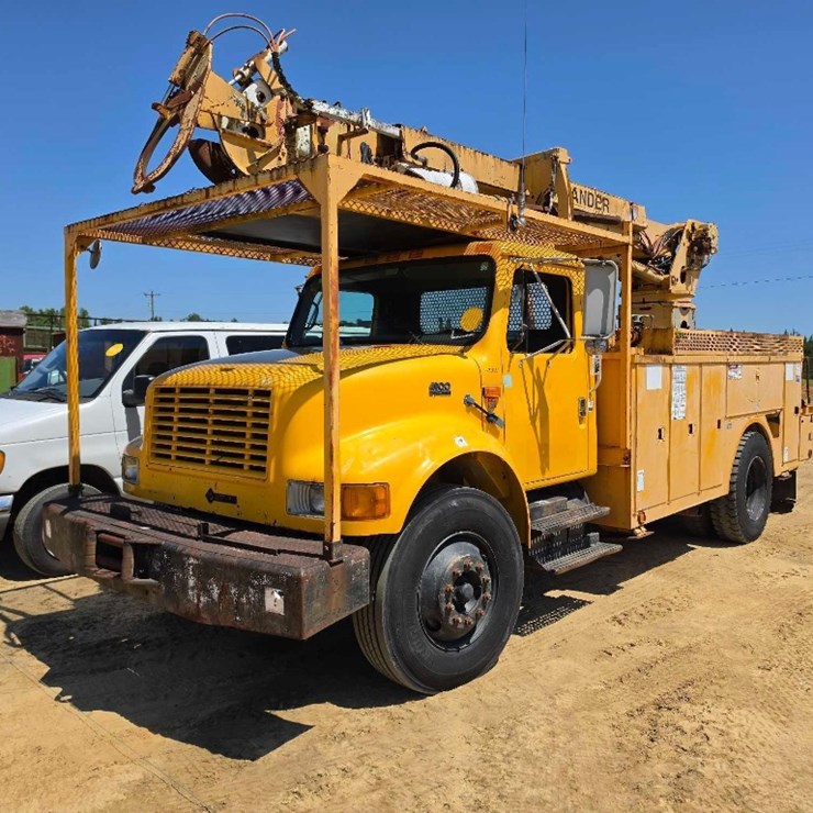 2002 INTERNATIONAL 4900