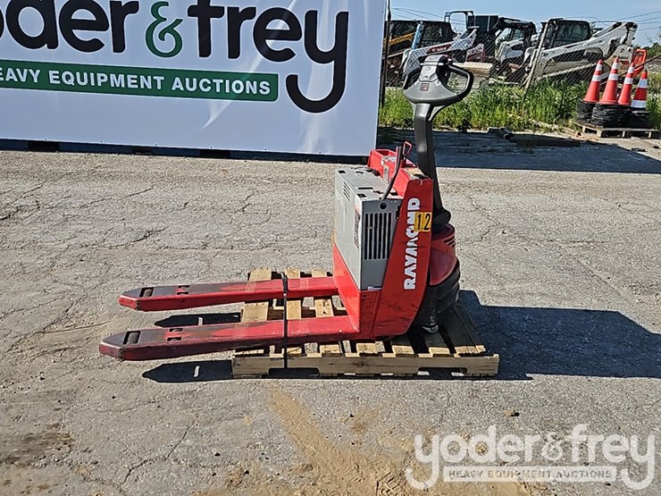 2014-raymond-102tf45l-image-2