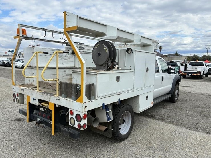 2012-ford-f550-image-3