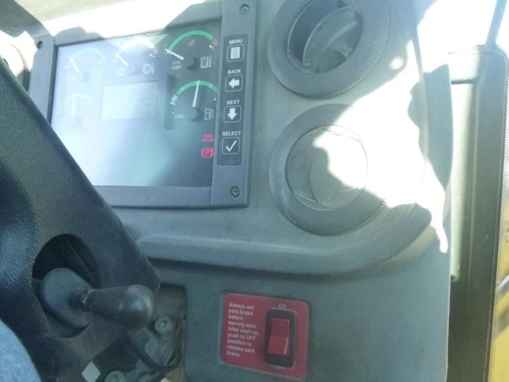 2005-deere-624j-image-12