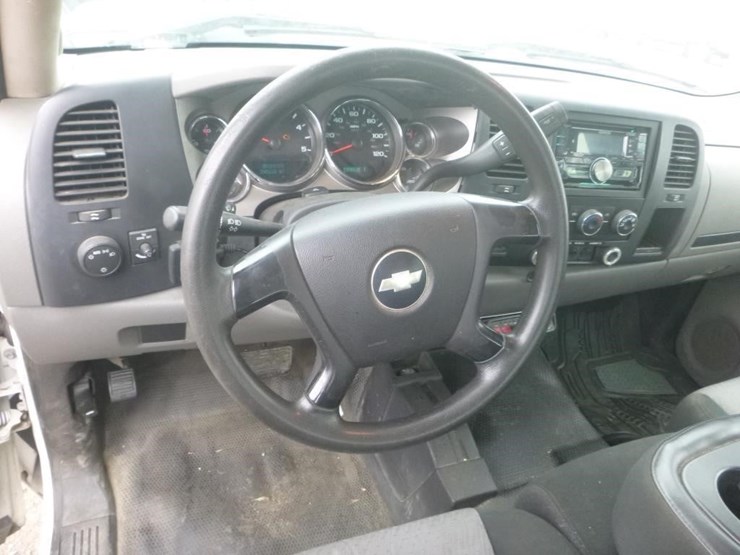 2009-chevrolet-2500-image-12