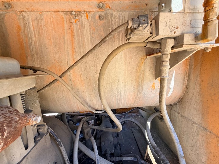 #24058-•-2009-voeller-mud-jack-h-200-image-40