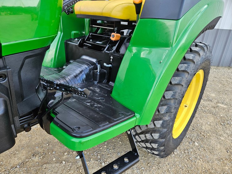 john-deere-2032r-image-16