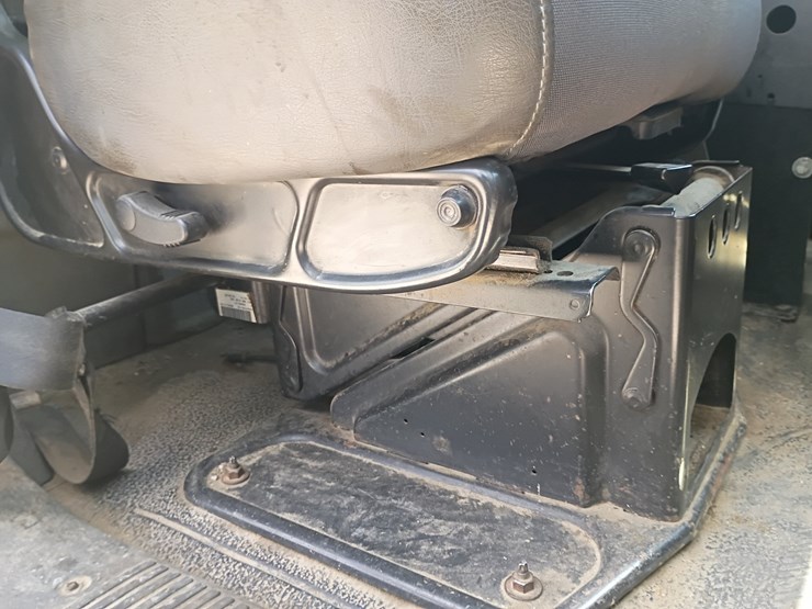 2015-international-durastar-4300-image-45