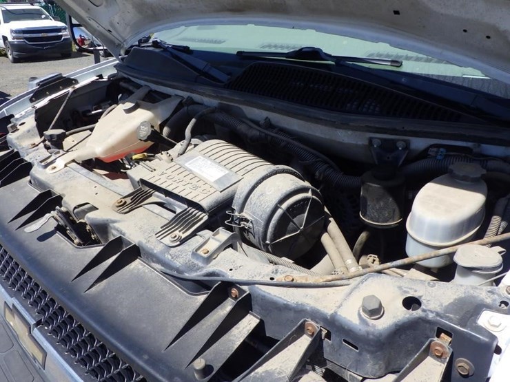 2009-chevrolet-express-3500-image-9