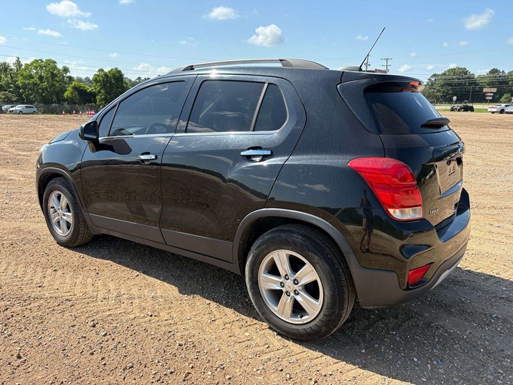2019-chevrolet-trax-4-door-suv-(131,255-miles)-image-2