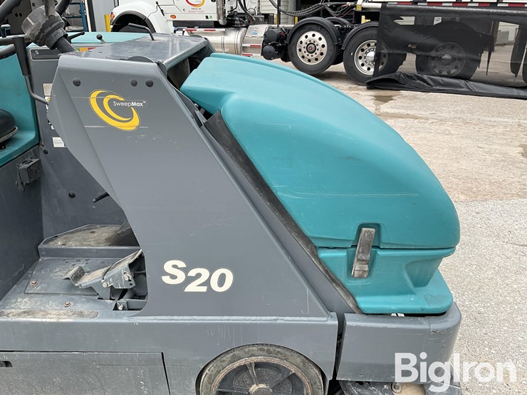 tennant-s20-dry-broom-image-16