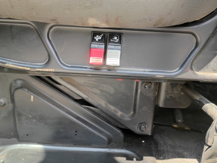 2015-international-durastar-4300-image-38
