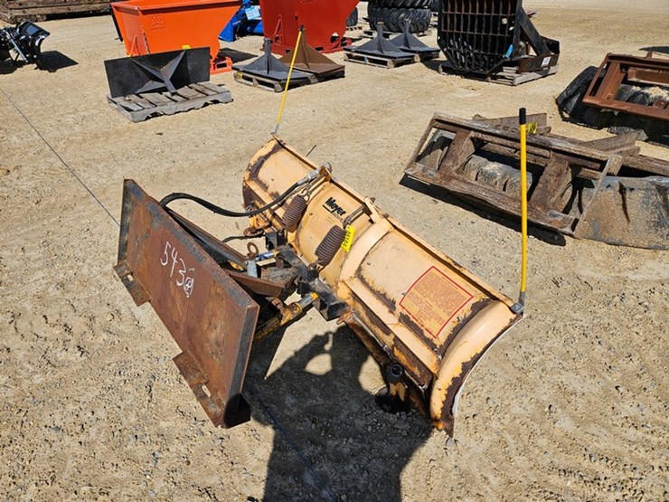 #5104-•-meyer-6'6"-snow-plow-for-skid-loader-image-5