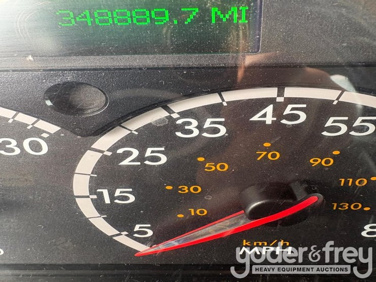 2019-freightliner-108sd-image-71