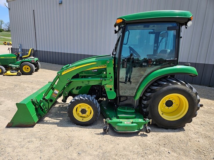 john-deere-3520-image-2