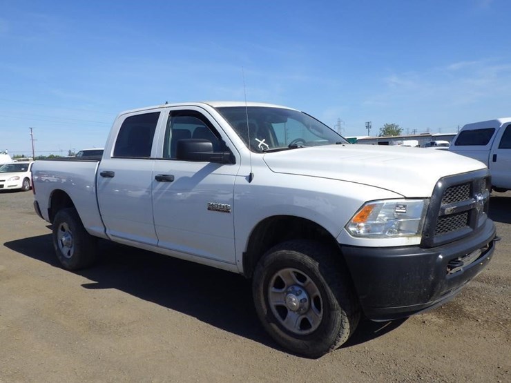 2017-dodge-2500-image-2