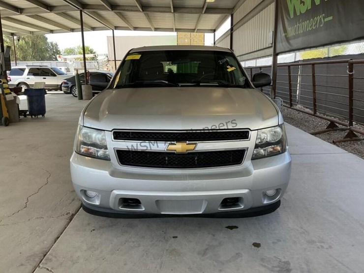 2014-chevrolet-tahoe-image-3