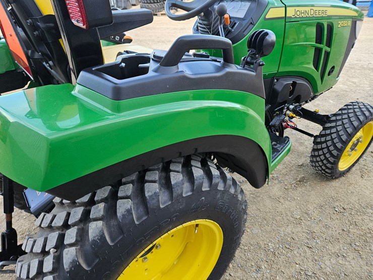 john-deere-2032r-image-23