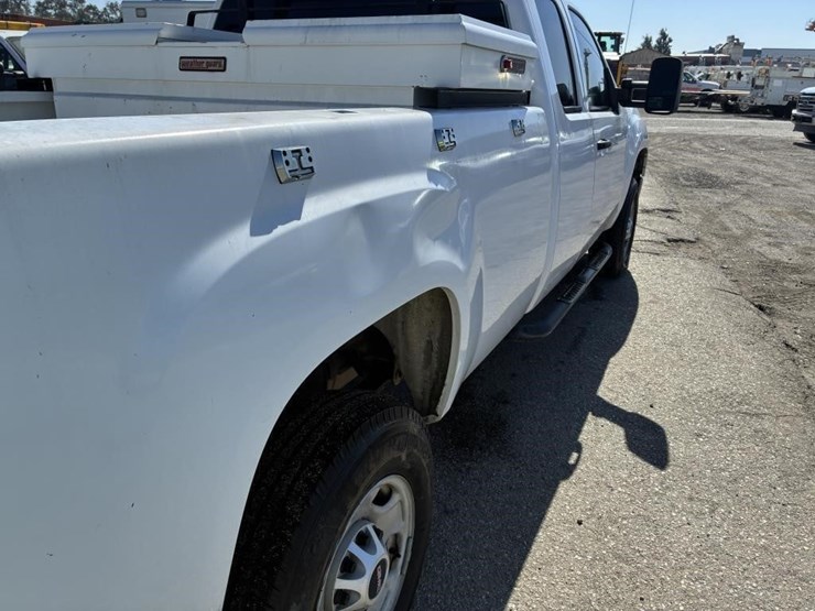 2012-gmc-2500hd-image-5