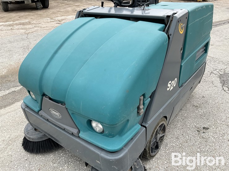 tennant-s20-dry-broom-image-11
