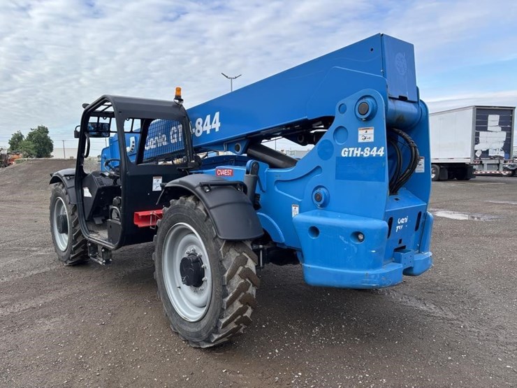 2019-genie-gth844-image-4