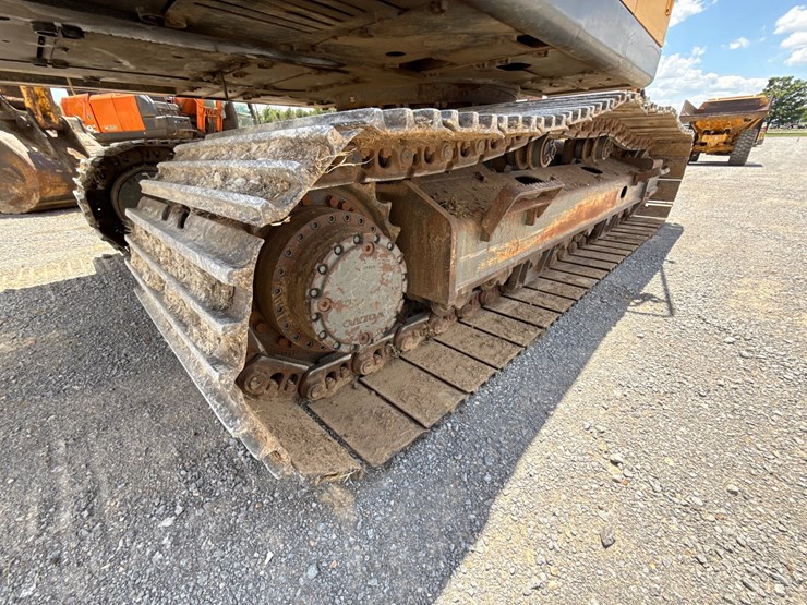 volvo-ec330b-lc-image-13