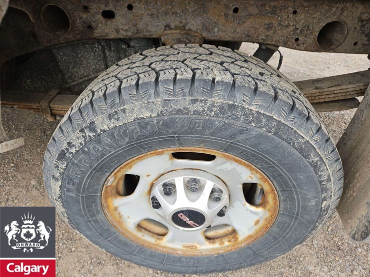 2013-gmc-sierra-2500hd-image-10
