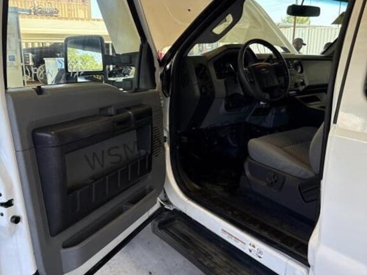 2016-ford-f550-image-30