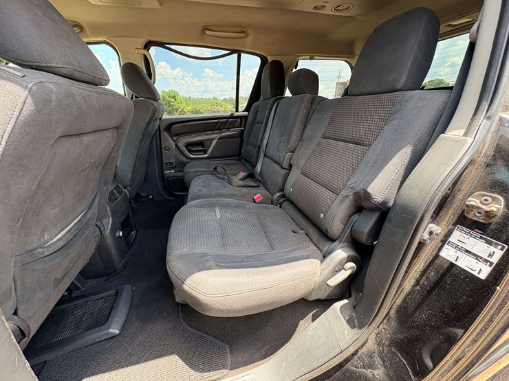 2015-nissan-armada-image-17