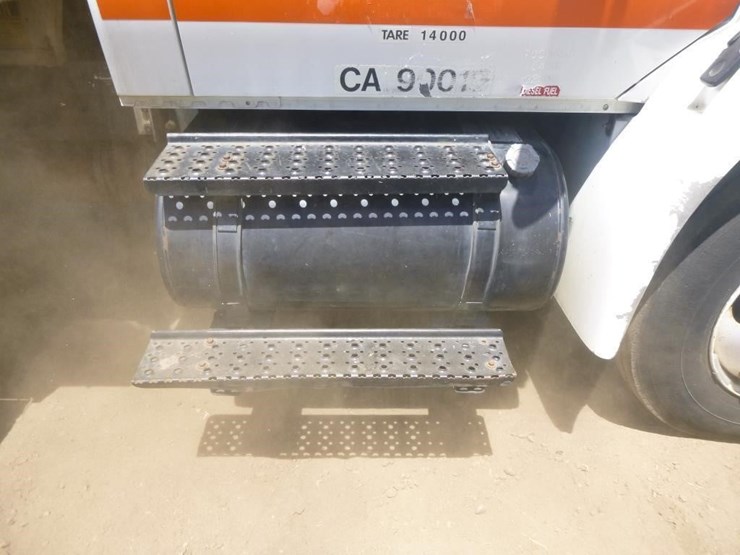 2006-international-durastar-4300-image-23