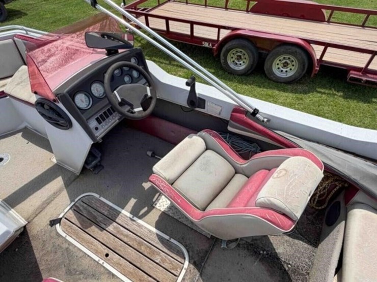 1991-galaxie-19’-deck-boat-&-trailer-image-15