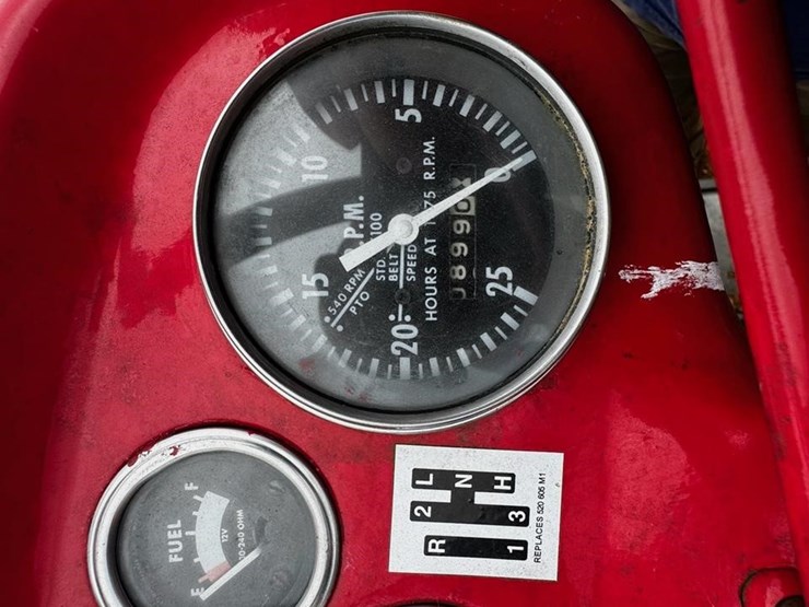 massey-ferguson-135-image-8