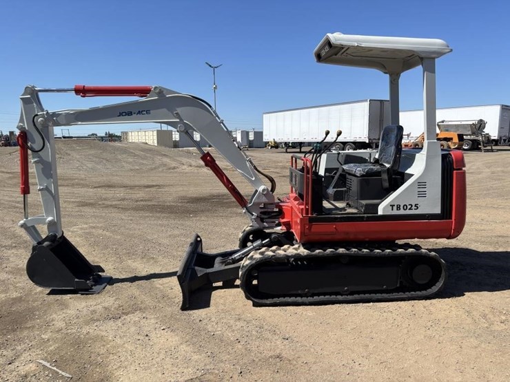 takeuchi-tb025-image-5