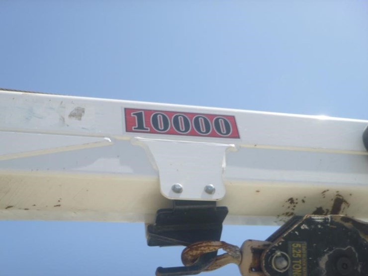 2013-hino-268-image-10